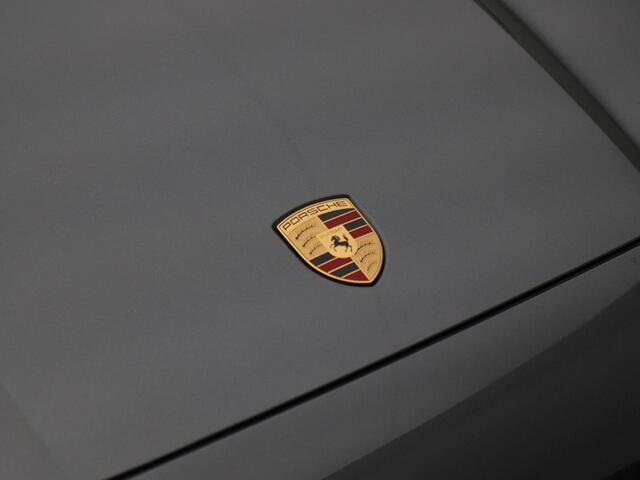 Porsche CAYENNE Coupé 3.0 E-Hybrid | Full LED | Trekhaak | Bose Audio | Panorama Dak | 360? Camera | Carplay | 18 Ledig Elektrische Stoelen | Parkeersensoren | Adaptive Cruise | Stoel Verwarming en Ventilatie | Navigatiesysteem | 22 Inch | 23.710 Km!!