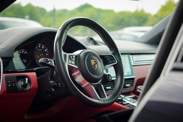 Porsche CAYENNE Coupé 3.0 / Pano / 18-Voudig / NL Auto / Incl BTW / 22'' / Sportuitlaat