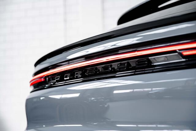 Porsche CAYENNE Coupé E-Hybrid Bijrijder display l Lichtgew sportpakket l Entertainment l Burmester