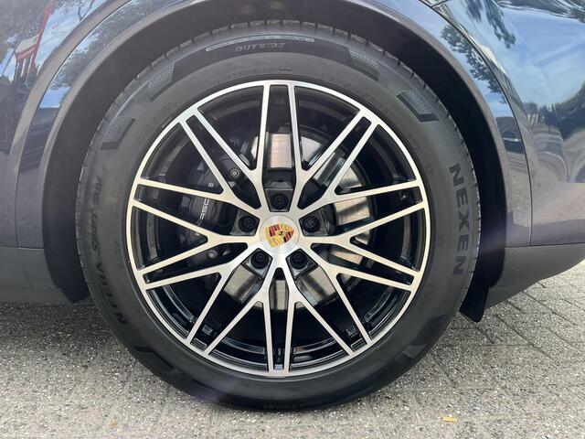 Porsche CAYENNE 3.0 E-Hybrid Pano ACC Luchtvering Sportstoelen 18-