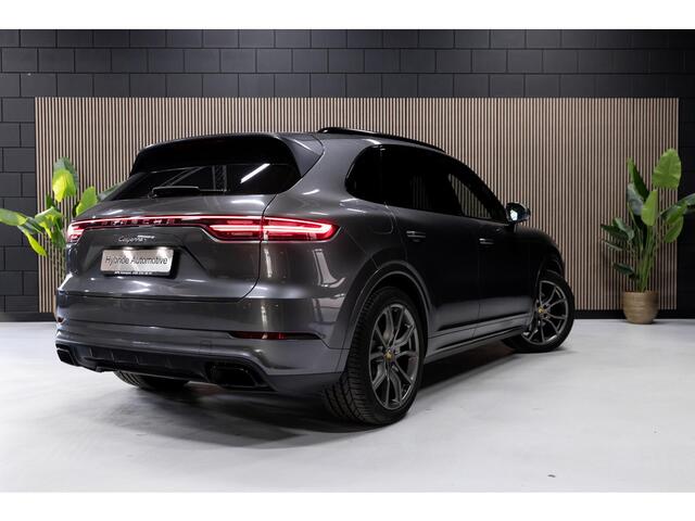 Porsche CAYENNE 3.0 V6 416pk E-Hybrid | Pano | Chrono | Alcantara |