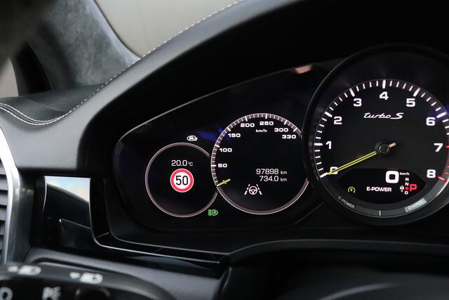 Porsche CAYENNE 4.0 Turbo S E-Hybrid | LEDER | KERAMISCH | PANO-DAK | SOFT-CLOSE | STOELVERK. | BURMESTER | 360° CAMERA | HEAD-UP | FULL OPTIONS |