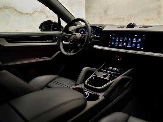 Porsche CAYENNE Coupé 3.0 E-Hybrid, NL-auto, SportDesign, 22", Bose, luchtv., surround view, memory, keyless, ACC, privacy
