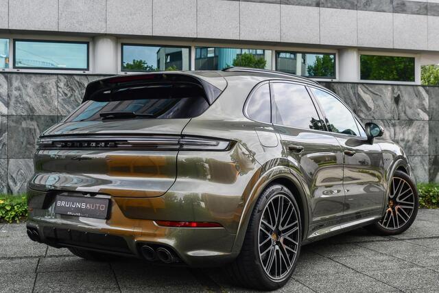 Porsche CAYENNE 3.0 E-Hybrid Aventurine Green PTS |Sport design pakket|Head-up|Trekhaak|22inch|