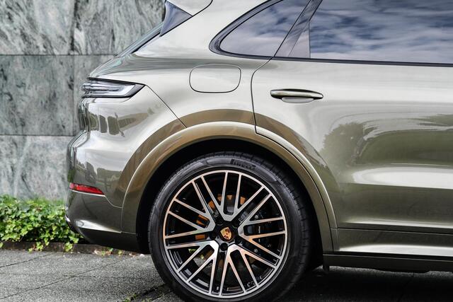 Porsche CAYENNE 3.0 E-Hybrid Aventurine Green PTS |Sport design pakket|Head-up|Trekhaak|22inch|