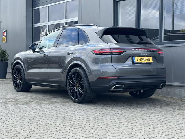 Porsche CAYENNE 3.0 340 PK | Achteras besturing | Pano dak | Trekhaak | Leder dashboard | Luchtvering