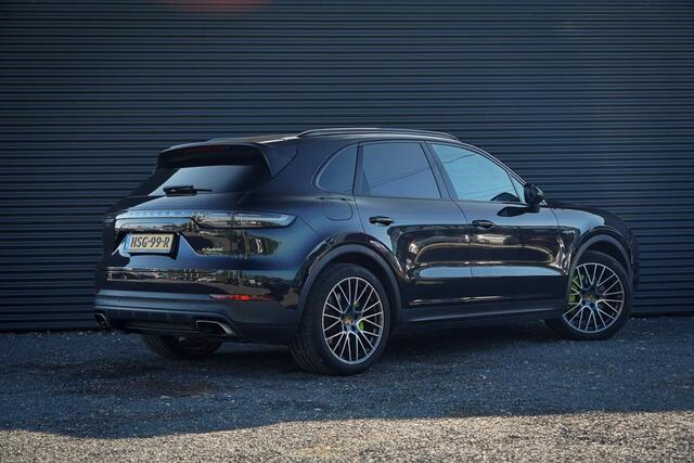Porsche CAYENNE 3.0 E-Hybrid / Pano / Massage / Trekhaak / Luchtvering / Rear Seat Entertainment