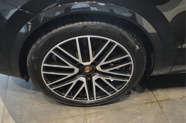 Porsche CAYENNE Coupé 3.0 E-Hybrid pano camera sport chrono leer 22 inch !!