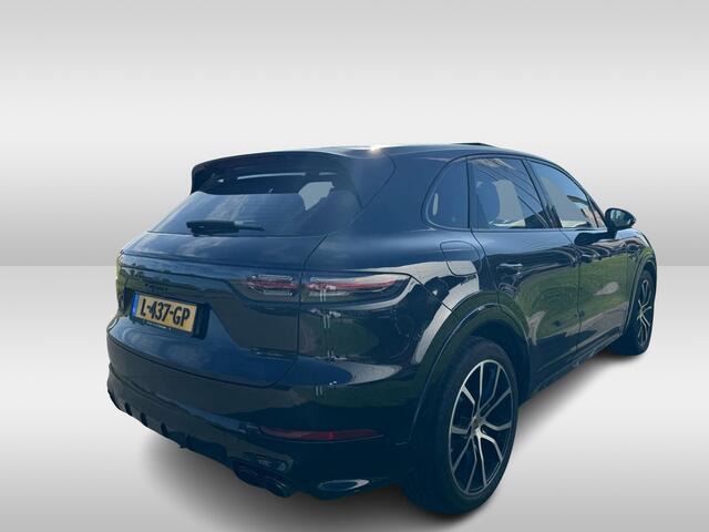 Porsche CAYENNE 3.0 E-Hybrid / Trekhaak / Panoramadak / 360Camera / Sportdegin + Chrono / Softclose / 21'' / Keyless / Luchtvering / Bose / Stoelventilatie / Stoel+Stuurverwarming / DAB / ACC