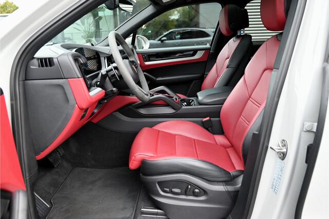 Porsche CAYENNE 3.0 E-Hybrid / SPORT DESIGN / PANO / PASSENGER DISPLAY / SPORTUITLAAT / HUD / 4WIELSTURING / SPORT CHRONO