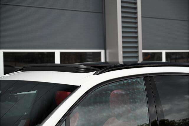 Porsche CAYENNE 3.0 E-Hybrid / SPORT DESIGN / PANO / PASSENGER DISPLAY / SPORTUITLAAT / HUD / 4WIELSTURING / SPORT CHRONO