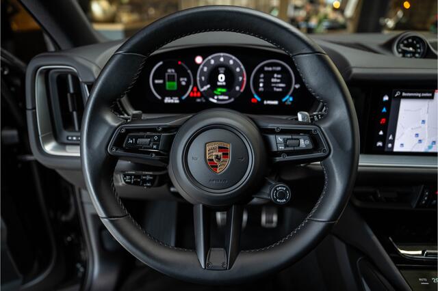 Porsche CAYENNE Coupé 3.0 E-Hybrid | Sportdesign | Sportuitlaat | vierwielsturing | Trekhaak | PASM | 360 | Bose | Innodrive | HUD | XPELL