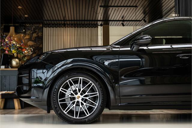 Porsche CAYENNE Coupé 3.0 E-Hybrid | Sportdesign | Sportuitlaat | vierwielsturing | Trekhaak | PASM | 360 | Bose | Innodrive | HUD | XPELL