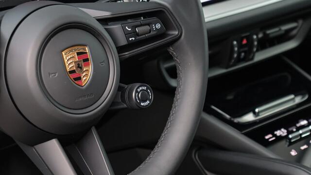 Porsche CAYENNE 3.0 E-Hybrid SportDesign | Panoramadak | BOSE Sound | Soft-Close | Bijrijdersdisplay | Trekhaak