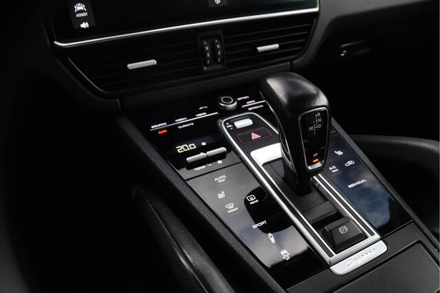 Porsche CAYENNE 3.0 / Full Wrap/ Luchtvering/ Cruise Control/ Virtual Cockpit/ Trekhaak/ 250kW (340PK)