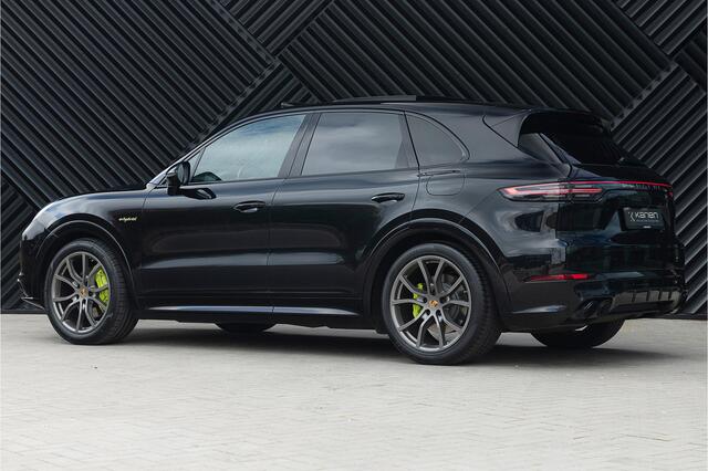 Porsche CAYENNE 3.0 E-Hybrid ACC Pano PDLS+ GTS Stoelvent. Sport Chrono Alcant.Hemel Luchtv.