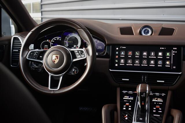 Porsche CAYENNE Coupé 3.0 E-Hybrid 462pk SportDesign | Pano | 22'' Wielen | ACC | Softclose | Bose | Stoelventilatie | Head-Up | 360 Camera |