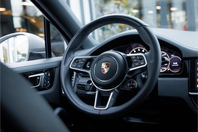 Porsche CAYENNE Coupé 3.0 E-Hybrid Platinum Edition Krijtgrijs - Luchtvering - Trekhaak - Head Up