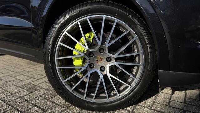 Porsche CAYENNE 3.0 E-Hybrid Pano | Camera | Sport chrono