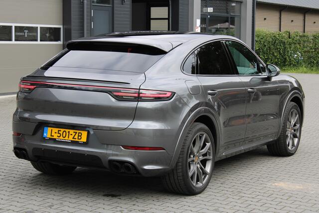 Porsche CAYENNE Coupé 3.0 E-Hybrid Sport Design - Nederlandse Porsche - Dealer onderhouden 1e eigenaar Panoramadak - Luxe stoelen - Adaptive cruise control - 21 Inch Sport Chrono - Trekhaak wegklapbaar
