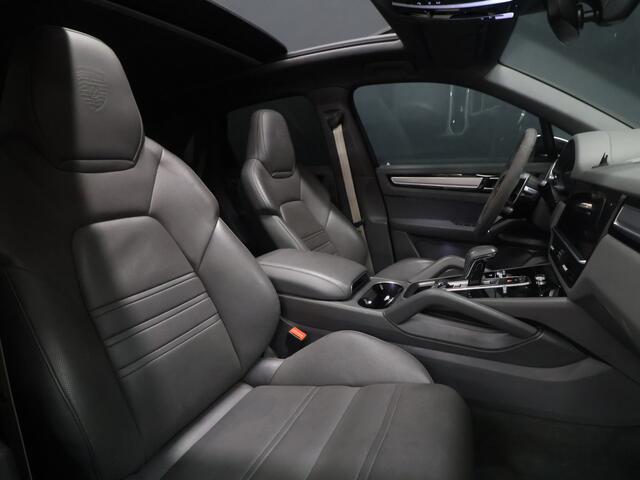 Porsche CAYENNE 3.0 E-Hybrid Platinum Edition [SCHUIFKANTELDAK, SPORT CHRONO, SOFTCLOSE, TREKHAAK INKLAPBAAR, LUCHTVERING, APPLE CARPLAY, ANDROID, MEMORY SEATS, BOSE SOUND, 360 CAMERA, HEAD-UP, ADAPTIVE CRUISE, STOELVENTILATIE, STOELVERW