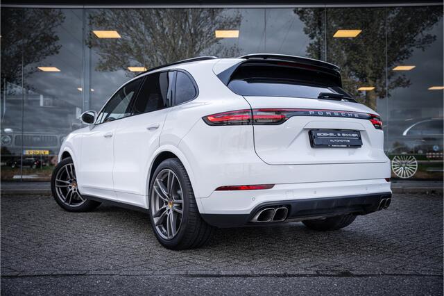Porsche CAYENNE 4.0 Turbo ** PCCB** Burmester ** Approved ** Panodak ** Trekhaak ** 18-weg Sportstoelen 4WS ** Adapt. Cruise ** Softclose ** NP 237K ** NL auto!!
