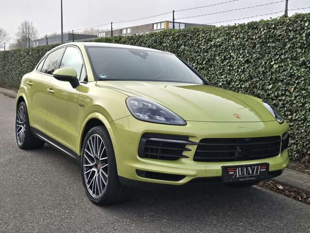 Porsche CAYENNE Coupé 3.0 E-Hybrid 4WD 340 PK PANO SLECHTS 12.212 KM !! LUCHTVERING ADAPTIVE CC 360* CAMERA UNIEKE KLEUR PERIDOT METALLIC AUTOMATISCH INKLAPBARE TREKHAAK STUUR STOEL VERWARMING