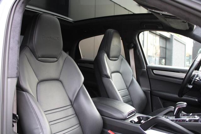 Porsche CAYENNE Coupé 4.0 Turbo S E-Hybrid | VOL! | HUD | SOFT-CLOSE | KEYLESS | BOSE | PANO | MEMORY | TREKHAAK | KERAMISCH |