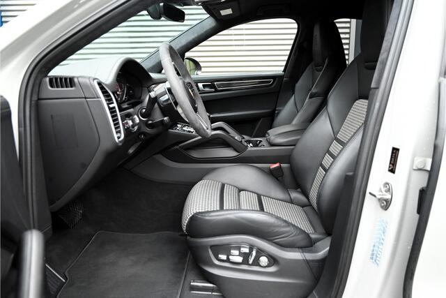 Porsche CAYENNE Coupé 3.0 E-Hybrid / LIGHTWEIGHT / KRIJT GRIJS / PORSCHE APPROVED / SOFTCLOSE / PDLS / BOSE / NL AUTO