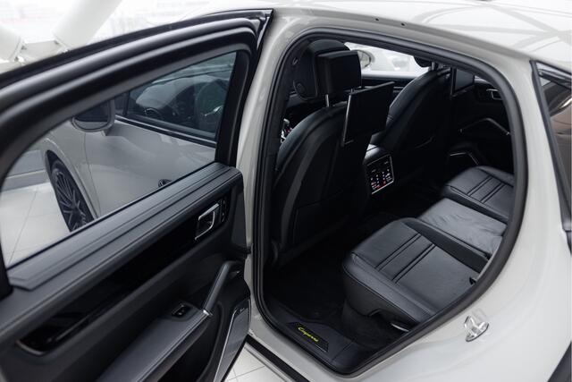 Porsche CAYENNE Coupé 3.0 E-Hybrid | Chalk grey | Burmester Audio |
