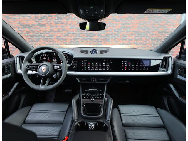 Porsche CAYENNE Coupé 3.0 E-Hybrid | Sport Chrono - Passenger Display