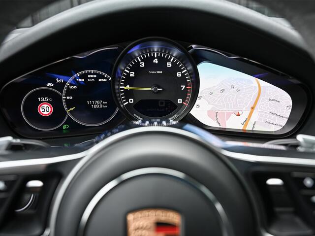 Porsche CAYENNE Coupé 3.0 E-Hybrid · Sport Chrono · NL-auto · Panoramadak · Bose Sound · Keyless · 360 Camera · 4 Wheel steering · Adaptive Cruise · Memory Seats · Nachtzicht assistent · Trekhaak