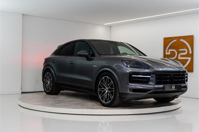 Porsche CAYENNE Coupé 3.0 E-Hybrid 462PK | InnoDrive | Bose | Trekhaak | Sportchrono | VOL! Fabrieksgarantie