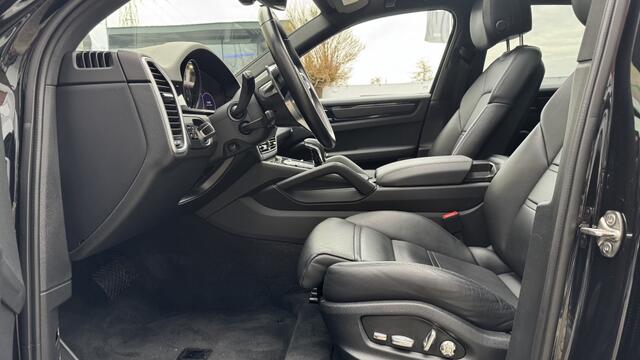 Porsche CAYENNE 3.0 E-Hybrid Pano | Camera | Sport chrono