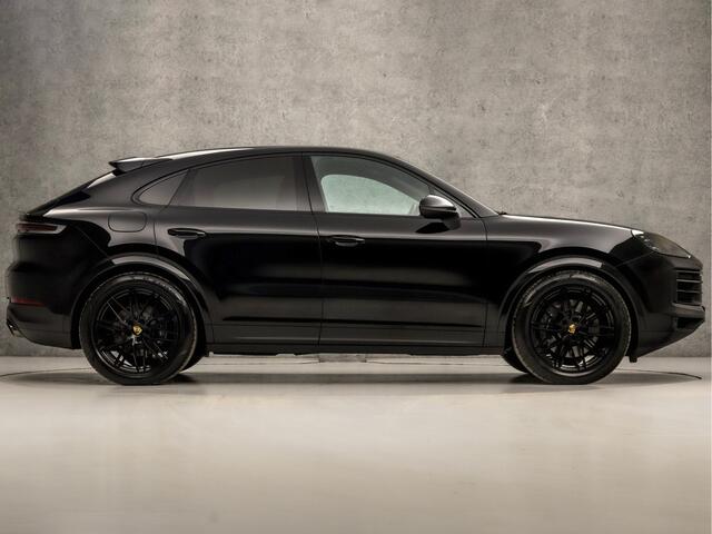 Porsche CAYENNE Coupé 3.0 E-Hybrid SportDesign 471Pk Automaat (PANORAMADAK, LUCHTVERING, SPORT CHRONO PAKKET, SPORTUITLAAT, MEMORY SEATS, SFEERVERLICHTING, RODE GORDELS, NIEUWSTAAT)