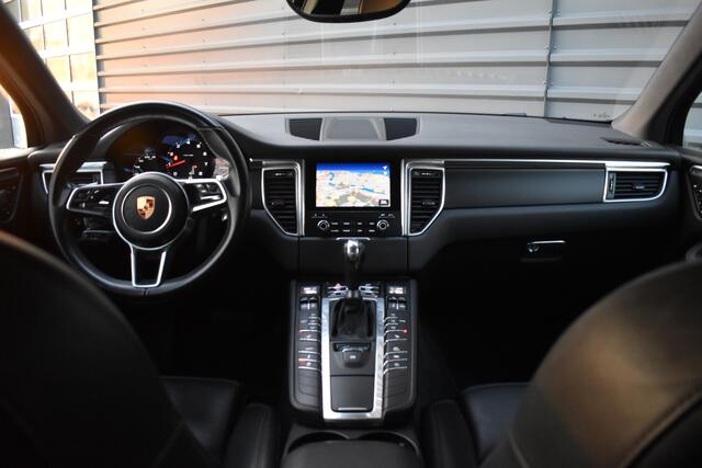 Porsche MACAN 2.0 | Camera | Comfortstoelen 14-wegs | Adaptief demping systeem | DAB | Orig. NL |