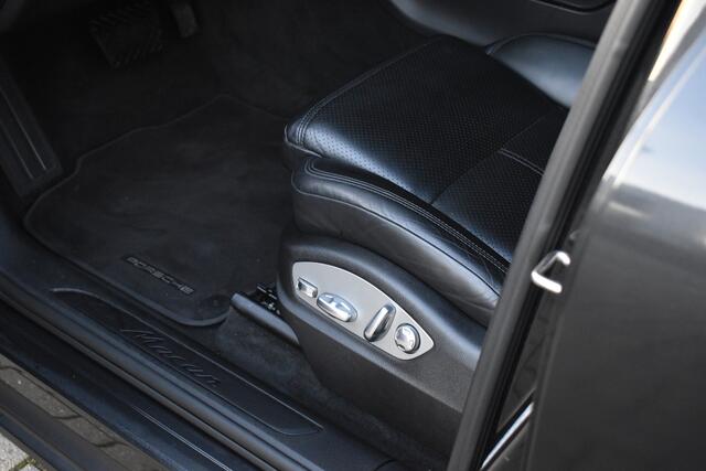 Porsche MACAN 2.0 | Camera | Comfortstoelen 14-wegs | Adaptief demping systeem | DAB | Orig. NL |