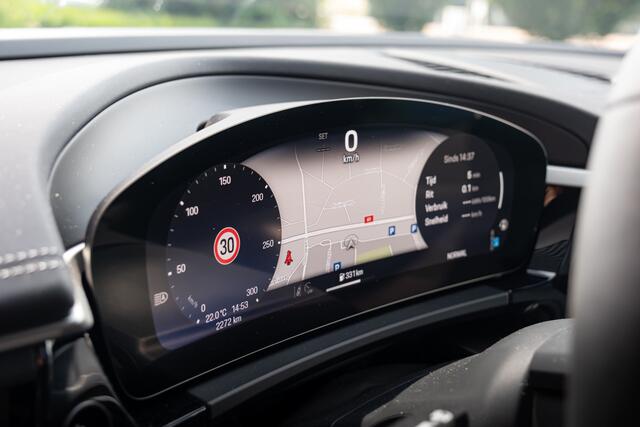 Porsche MACAN Electric Luchtvering/ Panoramadak / BOSE® / NP ¤ 105.046