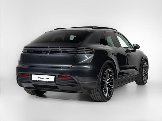 Porsche MACAN 4