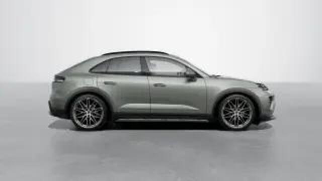 Porsche MACAN 4