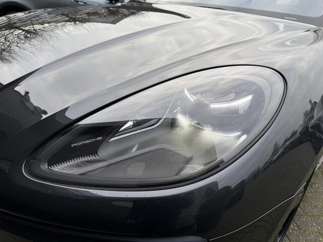 Porsche MACAN 3.0 S Sport Chrono | Panoramadak | 360* Camera | 21 Inch Lichtmetalen Velgen | Elektrische Trekhaak | Sportuitlaat |