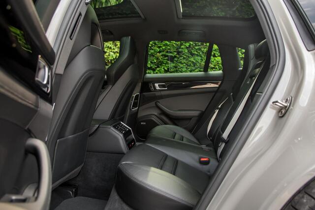 Porsche PANAMERA Sport Turismo 2.9 4 E-Hybrid | SportDesign | ACC | SoftClose | Panorama | SportUitl | Luchtv |