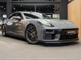 porsche-panamera-turbo-s-carbon-pak