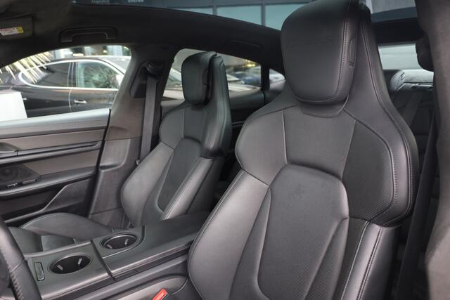 Porsche Taycan Turbo S 761pk Panoramadak/Burmester/SportChrono