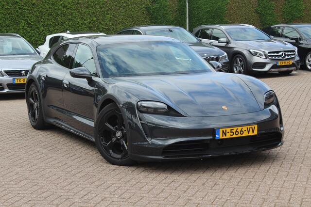 Porsche Taycan Cross Turismo 4 93 kWh / Panoramadak / 360Camera / Head-up / Passenger Display / 20'' / Bose / Sportchrono / Leder / Luchtvering / Stuurverwarming / Dodehoek / ACC / Stoelverwarming 4x / Warmtepomp