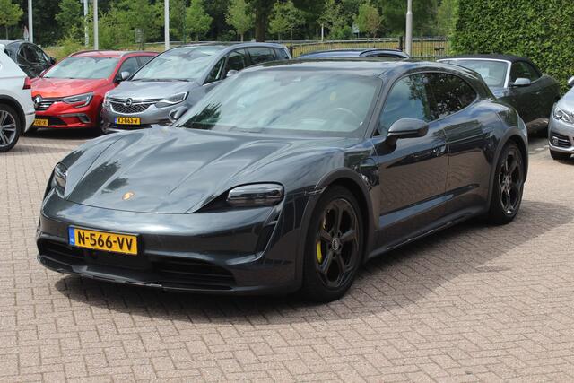 Porsche Taycan Cross Turismo 4 93 kWh / Panoramadak / 360Camera / Head-up / Passenger Display / 20'' / Bose / Sportchrono / Leder / Luchtvering / Stuurverwarming / Dodehoek / ACC / Stoelverwarming 4x / Warmtepomp
