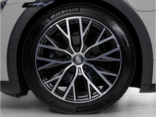 Porsche Taycan 4 Cross Turismo