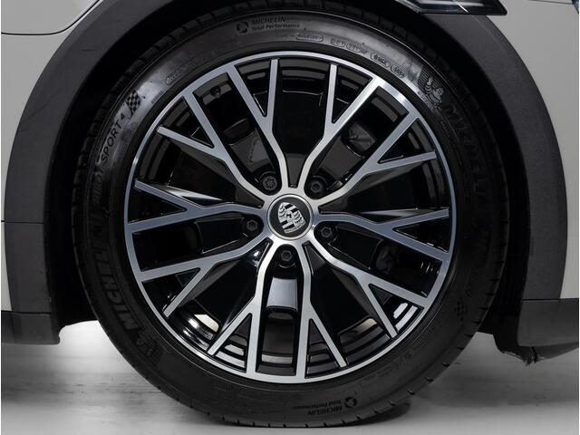 Porsche Taycan 4 Cross Turismo