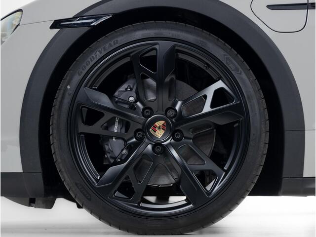 Porsche Taycan 4 Cross Turismo