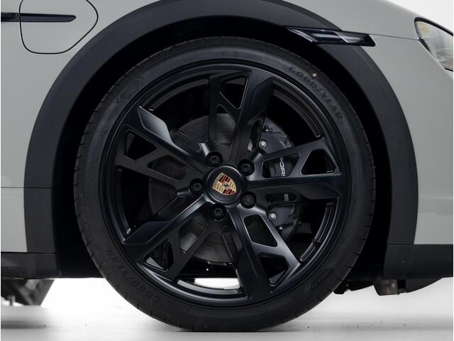 Porsche Taycan 4 Cross Turismo